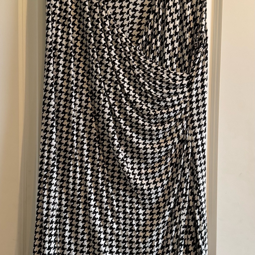 Black and White Houndstooth Skirt